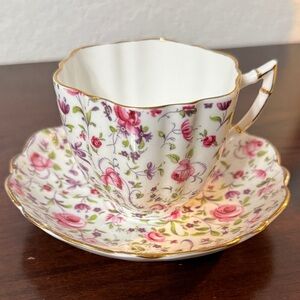 💰Vintage Victoria C & E Bone China. Tea Cup/Saucer. Rose, Scrolls, flowers. #548